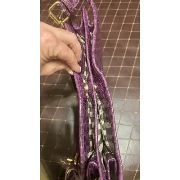 Gianni Bini Large Purple Leather Bag - Picture 16 of 16